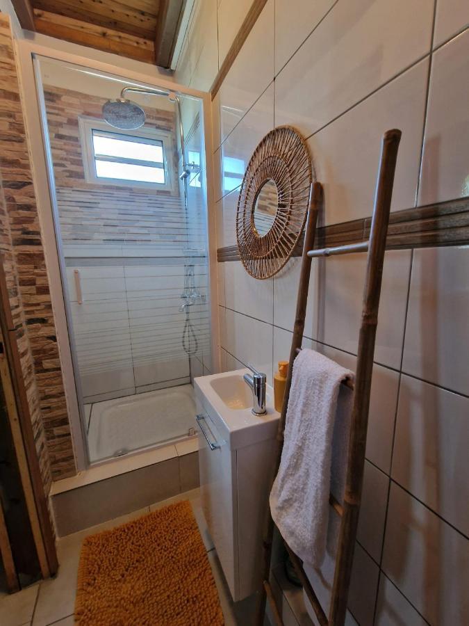 Le Cosy Bungalow De Lili / 5Min De L'Aeroport 레자빔 외부 사진